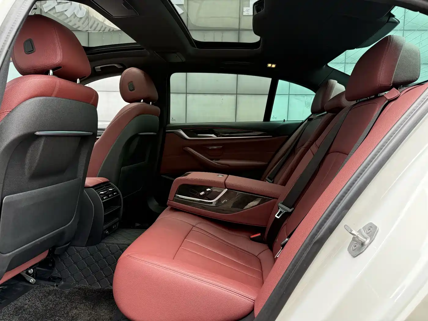 BMW 5 Series 2020 530Li Leading M Sport Package фото 14