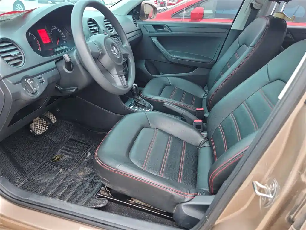 Volkswagen Jetta 2013 1.6L Automatic Fashion фото 12