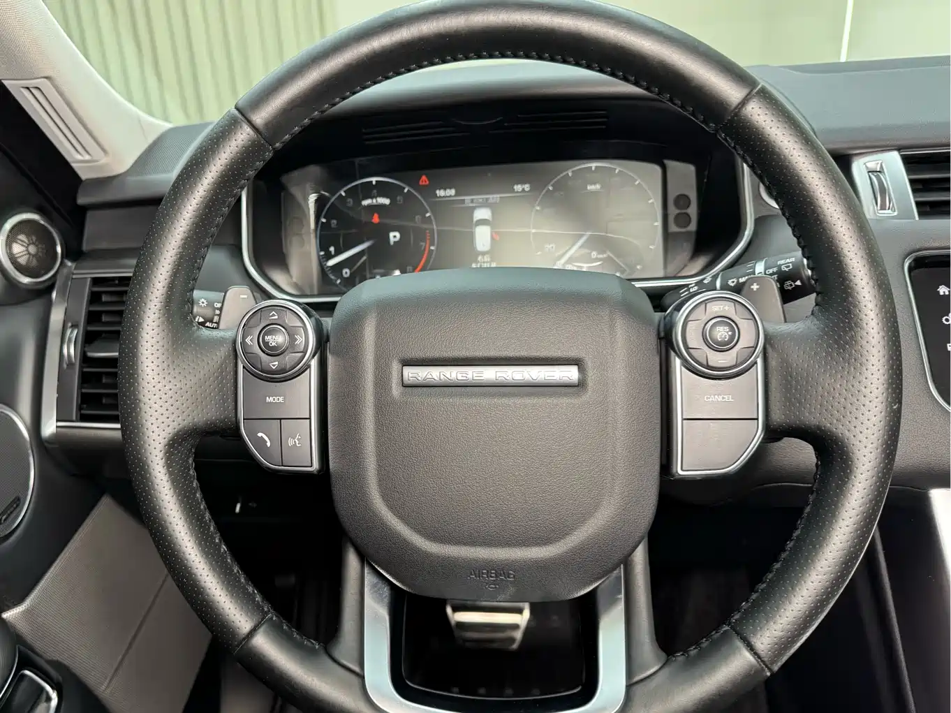 Land Rover Range Rover Sport 2016 Model 3.0 SC V6 HSE DYNAMIC фото 22
