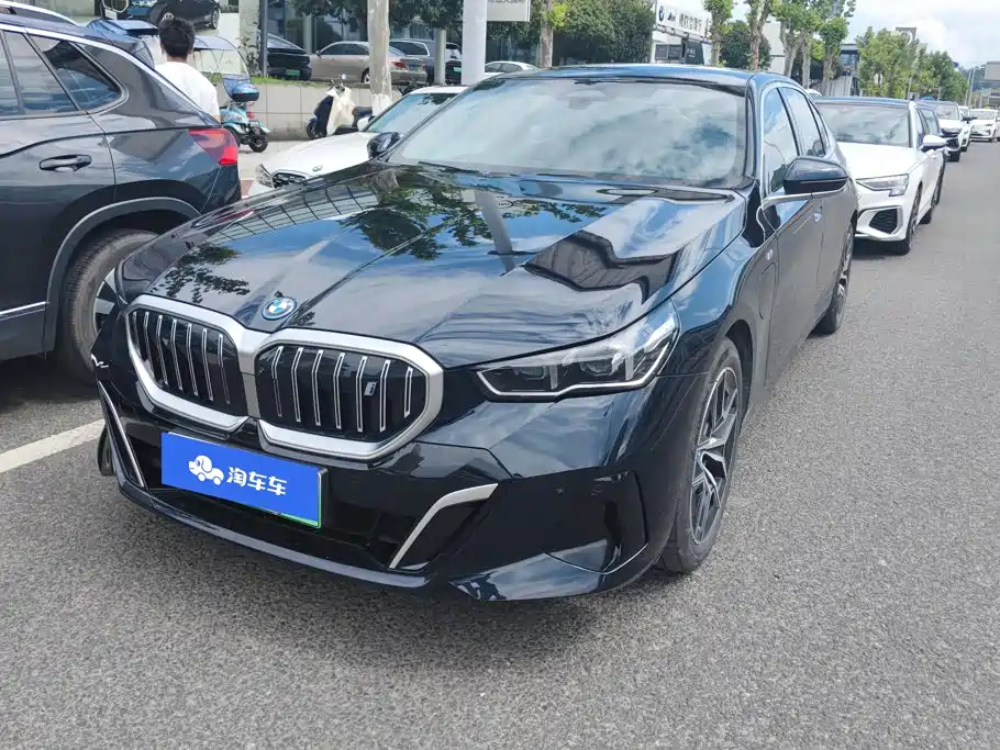 2025 BMW i5