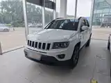 Photo 1 - Jeep Compass (Import)