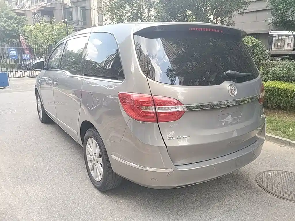 Фото 5 - Buick GL8