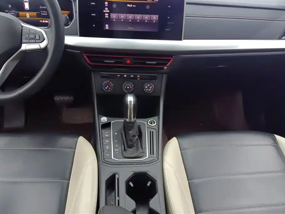 Volkswagen Lavida 2023 300TSI DSG Starlight Full Comfort Edition фото 16