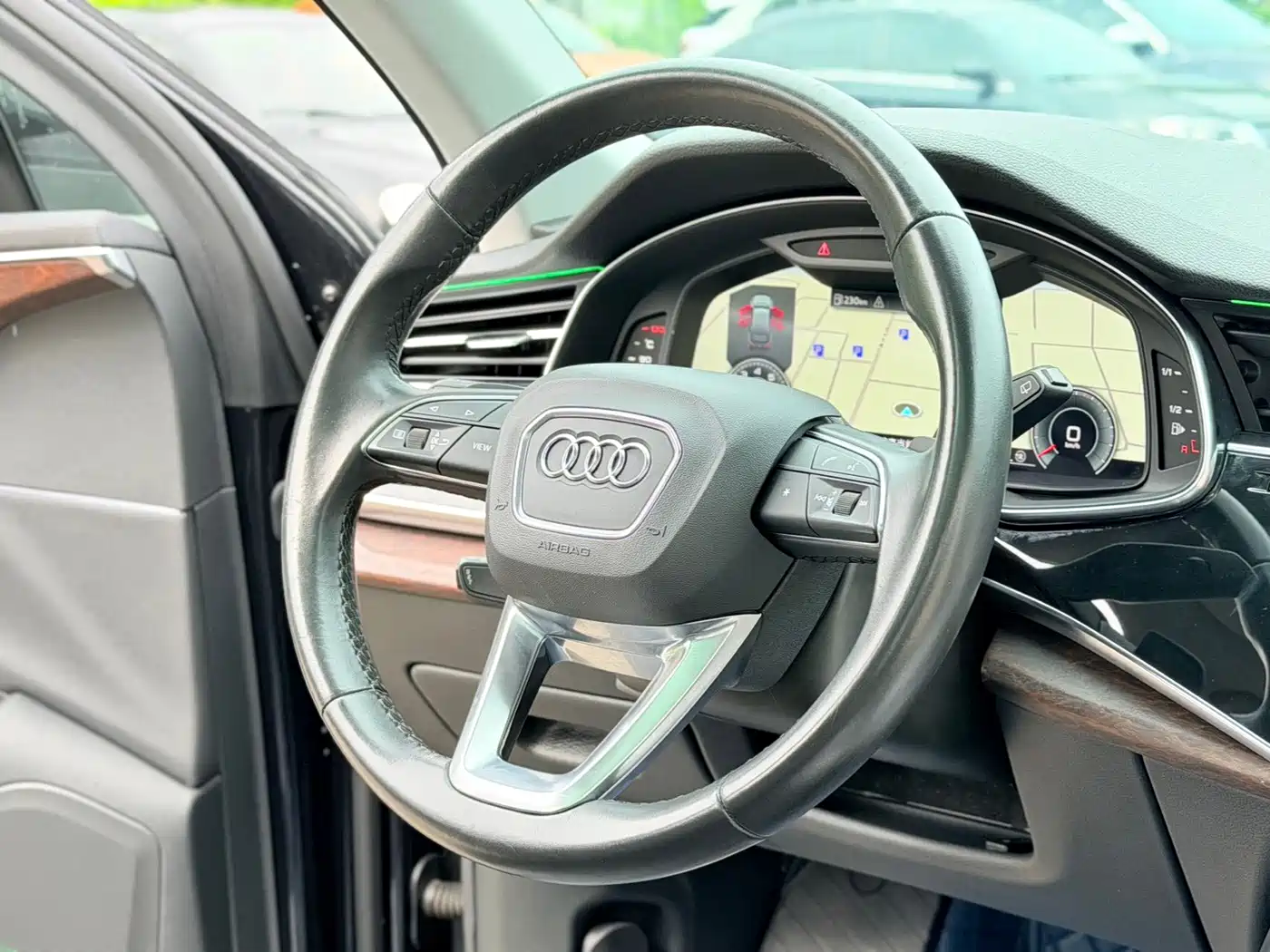 Фото 9 - Audi Q7