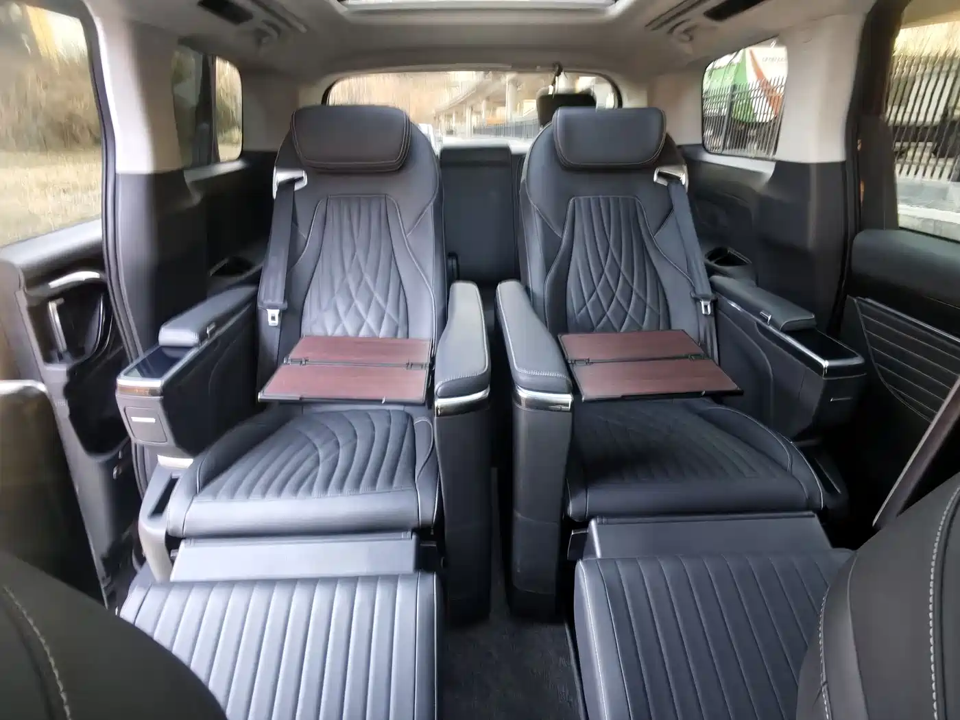 SAIC Maxus Maxus G90 2024 2.0T Interstellar 7-Seater фото 18