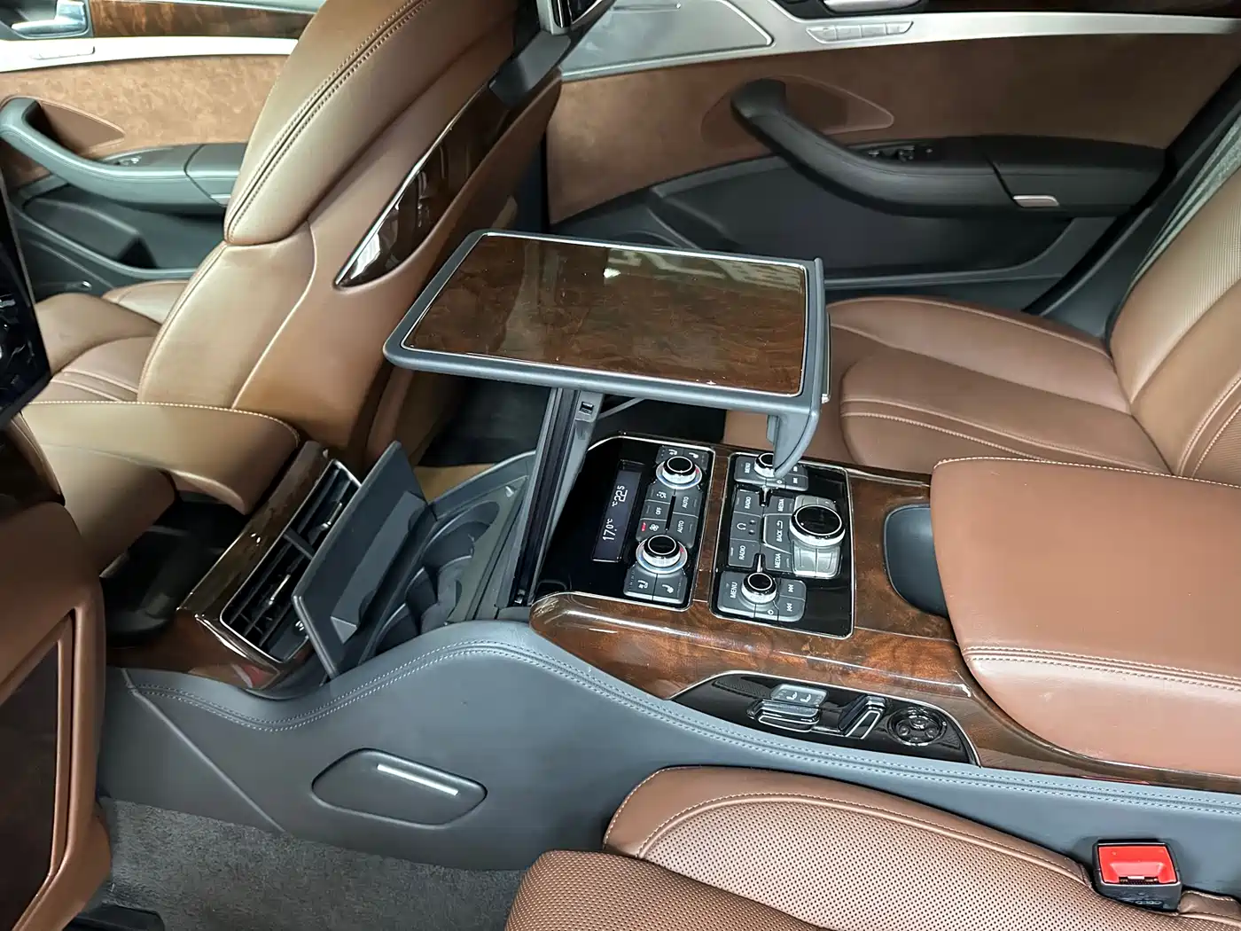 Audi A8 2014 A8L 6.3 FSI W12 quattro Flagship фото 15