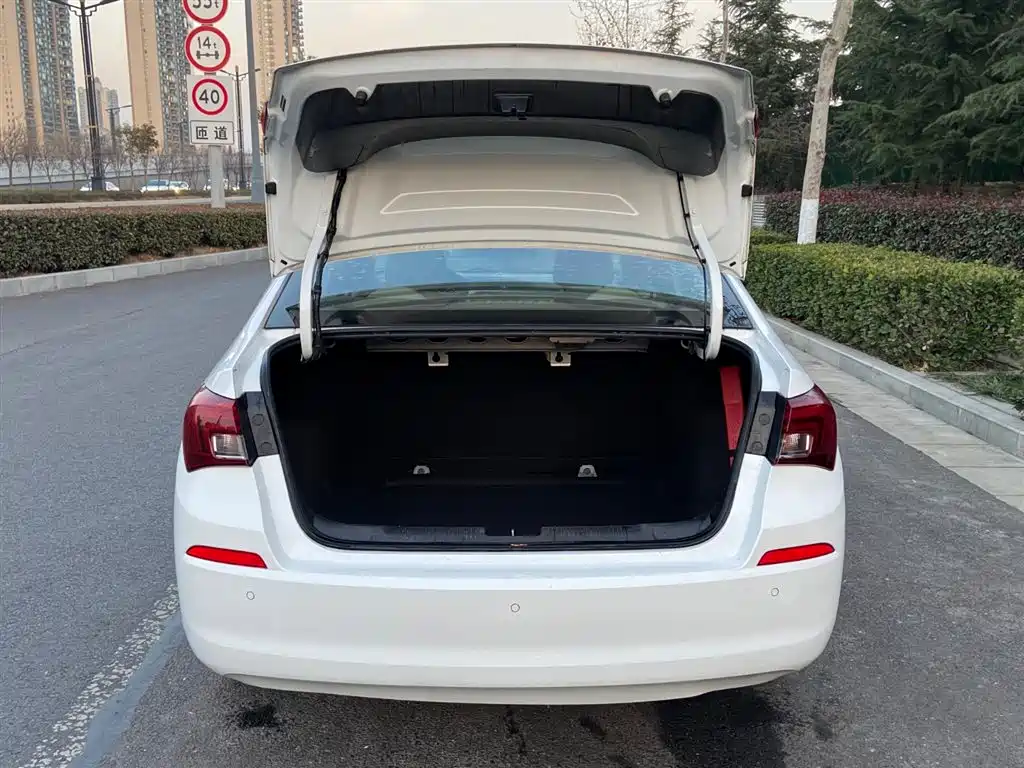 Buick Excelle 2018 15N Manual Elite фото 17