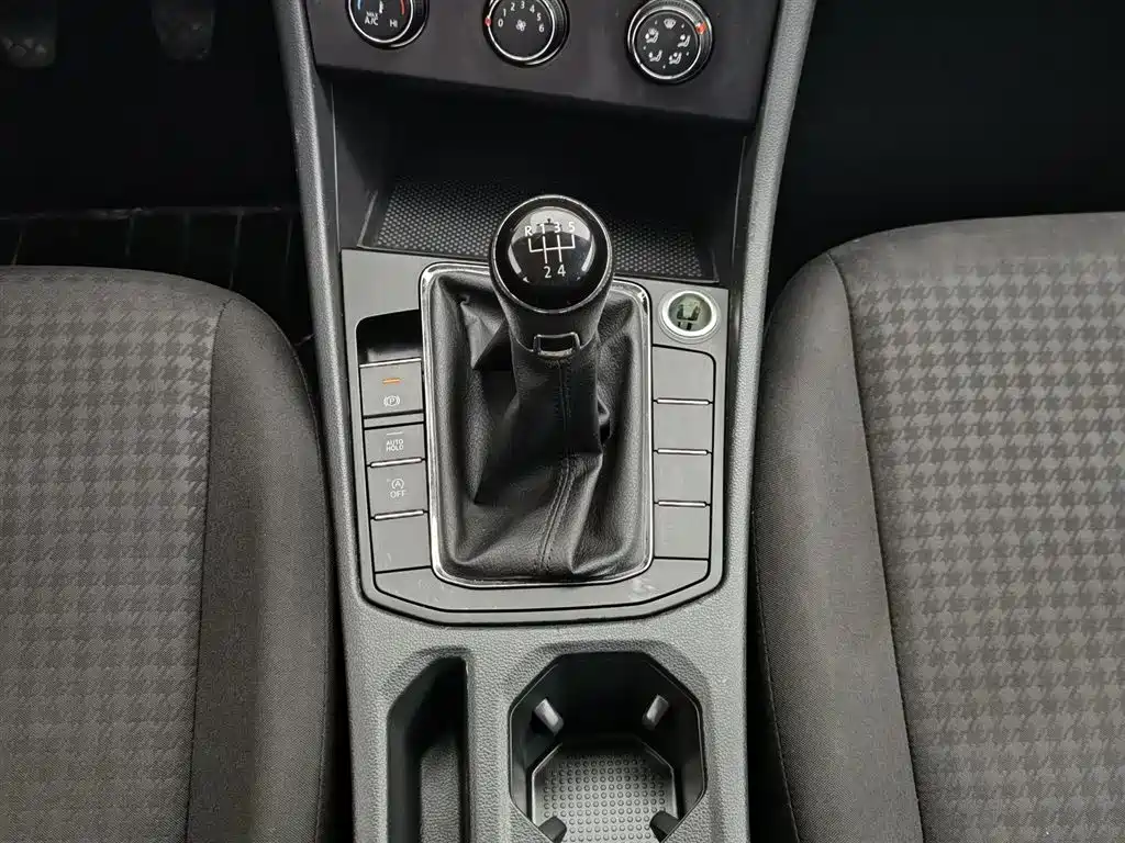 Volkswagen Bora 2019 Facelift 1.5L Manual Fashion China VI фото 13