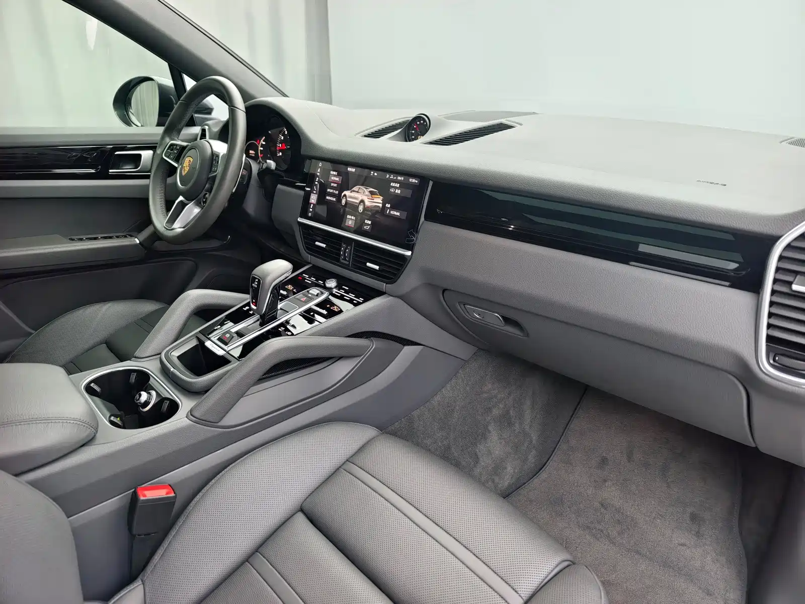 Фото 14 - Porsche Cayenne