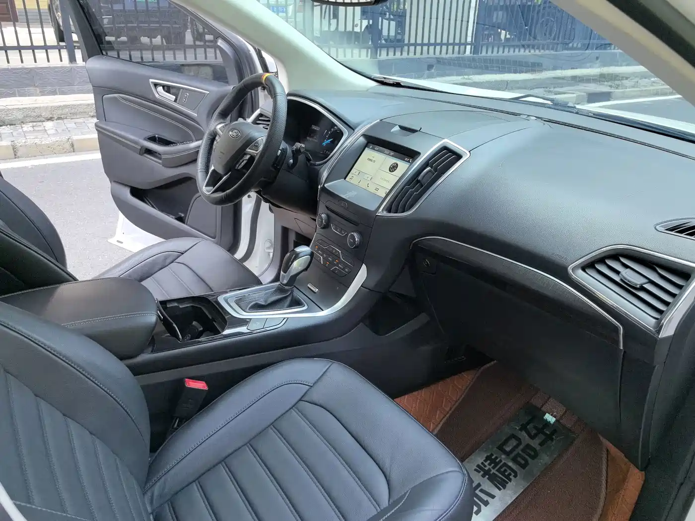 صورة 17 - Ford Edge