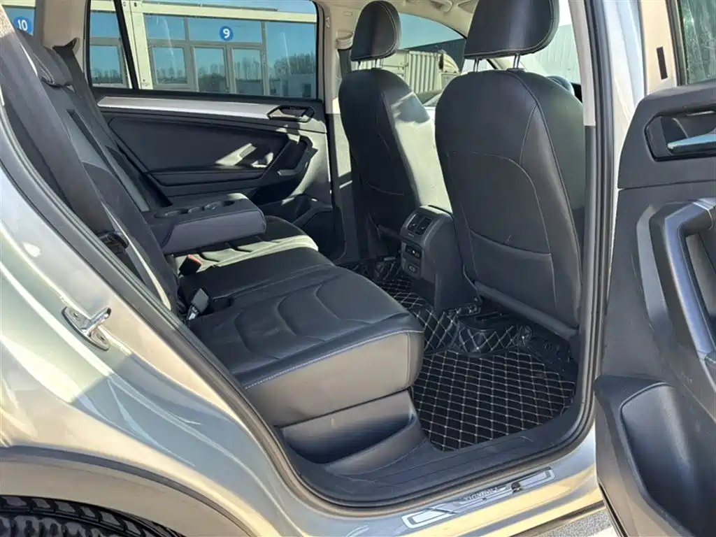 Volkswagen Tiguan L 2017 330TSI Automatic 2WD Luxury Edition фото 15