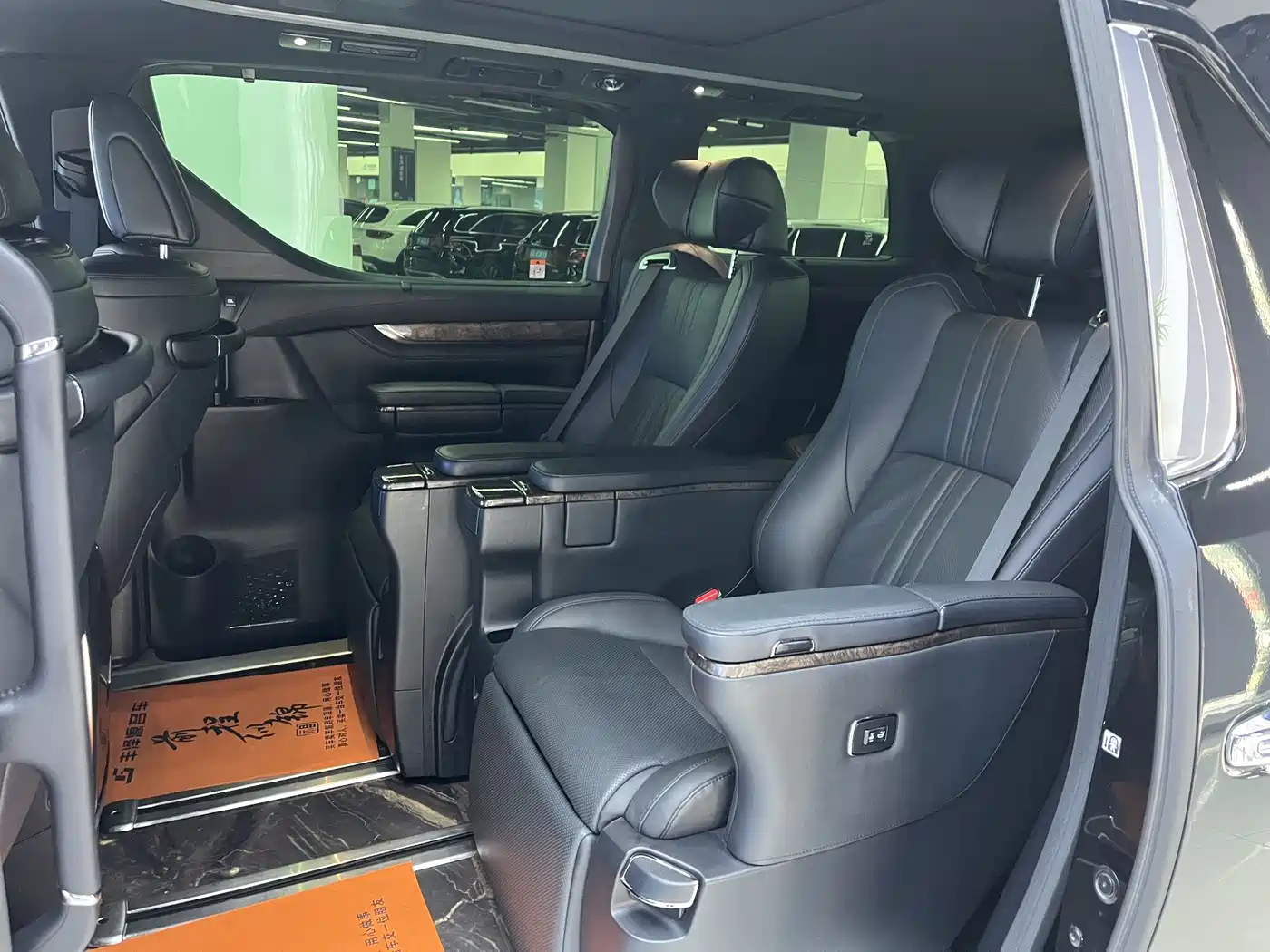 Toyota Vellfire 2023 Crown Hybrid 2.5L HV Premium фото 8