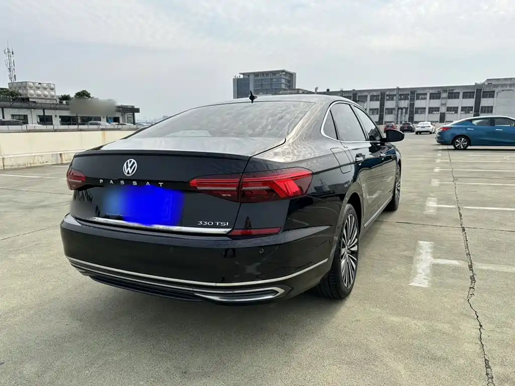 Фото 25 - Volkswagen Passat