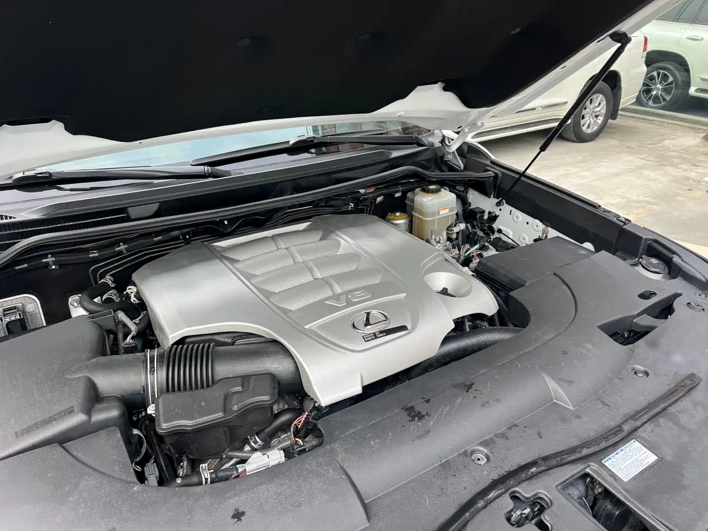 Lexus LX 2017 570 Prestige Luxury фото 23