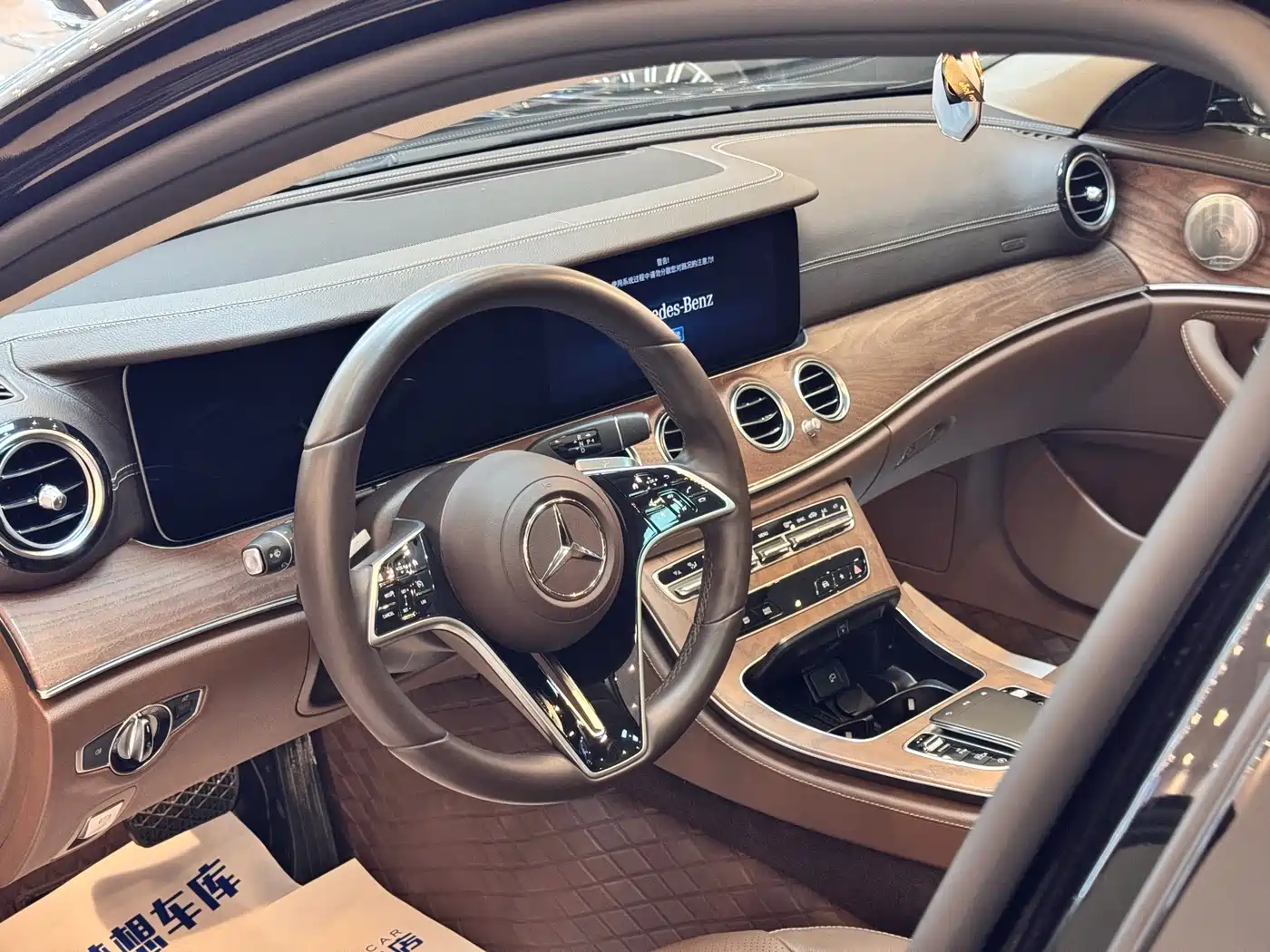 Mercedes-Benz E-Class 2023 E 300 L Fashion фото 9