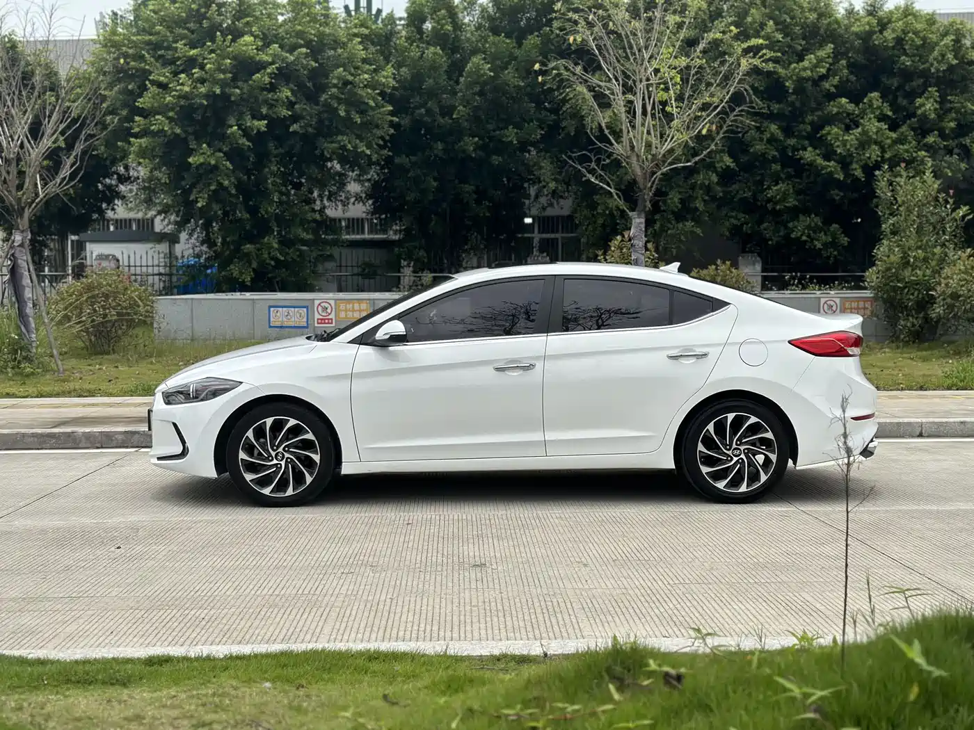 Hyundai Elantra 2019 1.5L CVT Smart Elite фото 5
