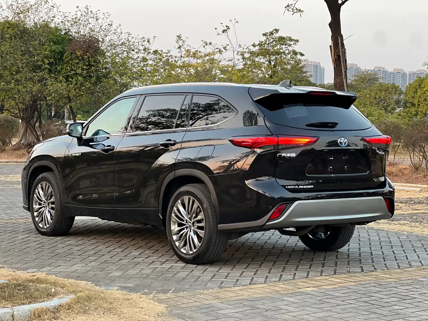 Toyota Highlander 2022 Dual Engine 2.5L 2WD Premium 7-Seater фото 6