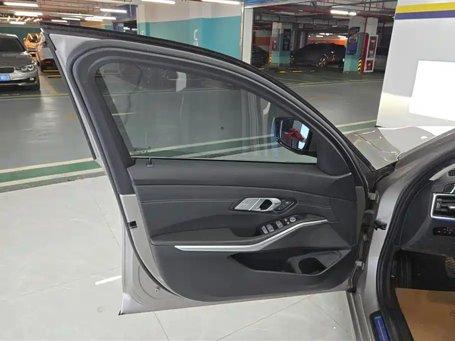 BMW 3 Series 2020 325Li Launch Edition фото 7