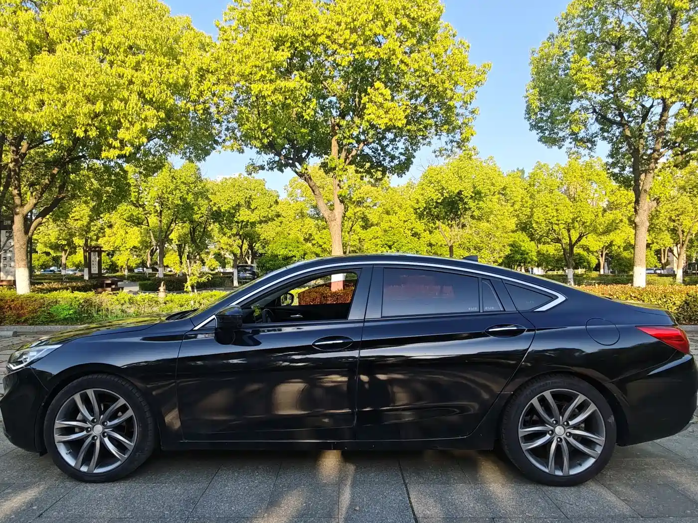 Hongqi H5 2018 30TD Smart Connect Rhythmic Edition фото 24