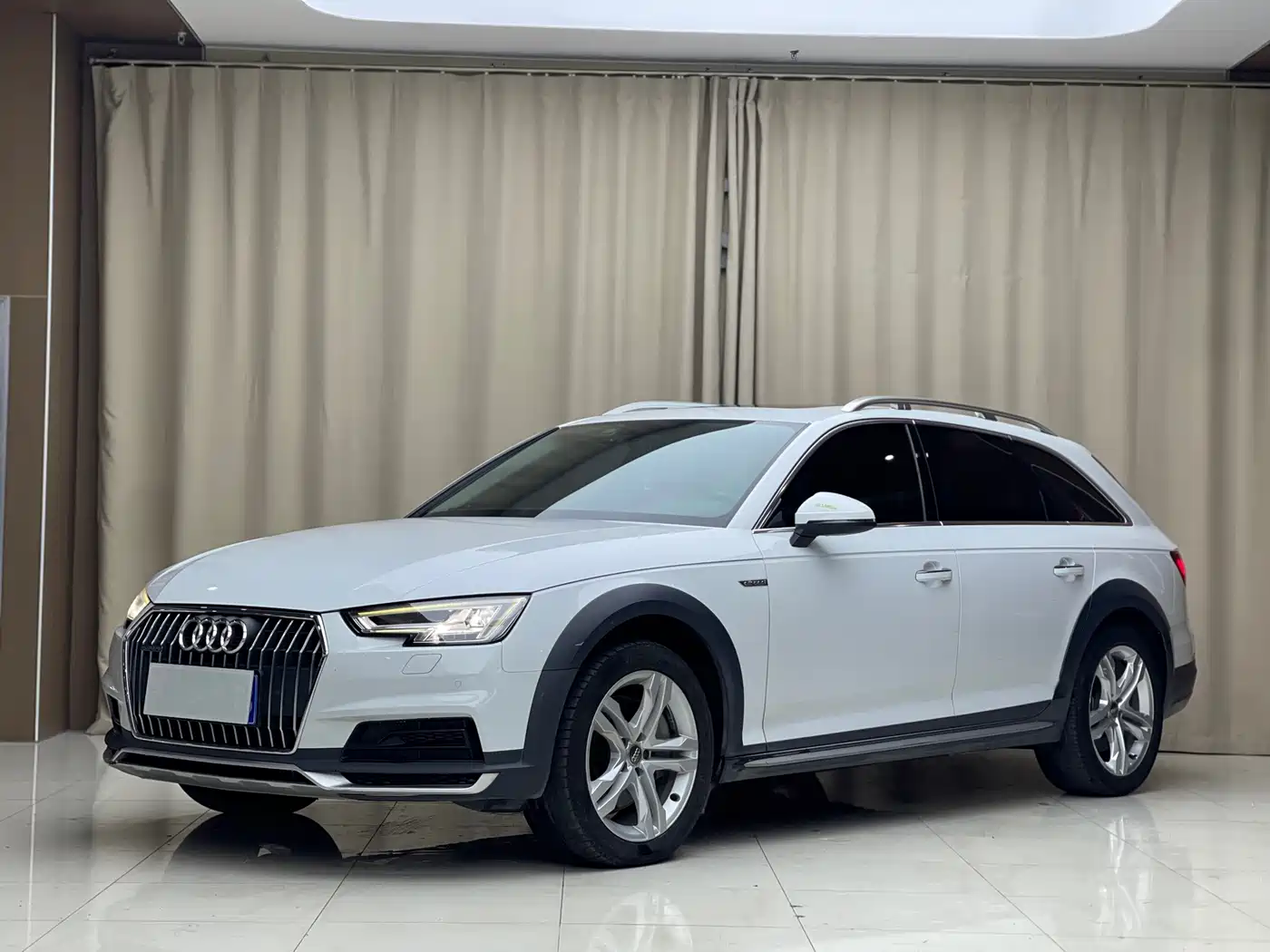 Audi A4 (Import) 2018 2017 45 TFSI allroad quattro Fashion