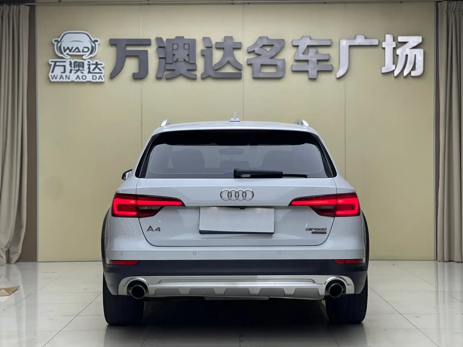 Фото 9 - Audi A4 (Import)