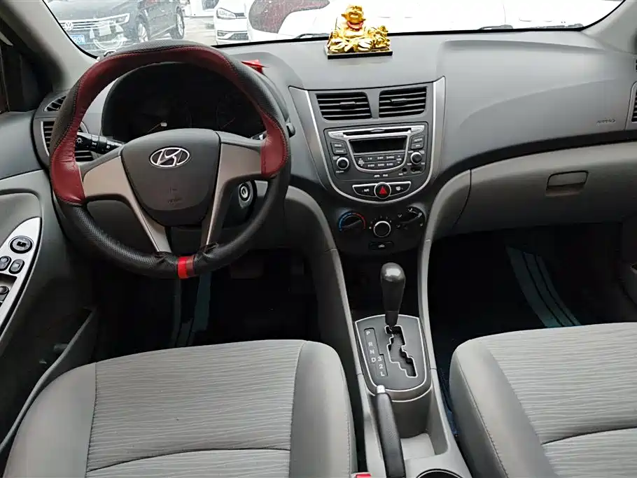 Hyundai Verna 2014 1.4L Automatic Smart GLS фото 12