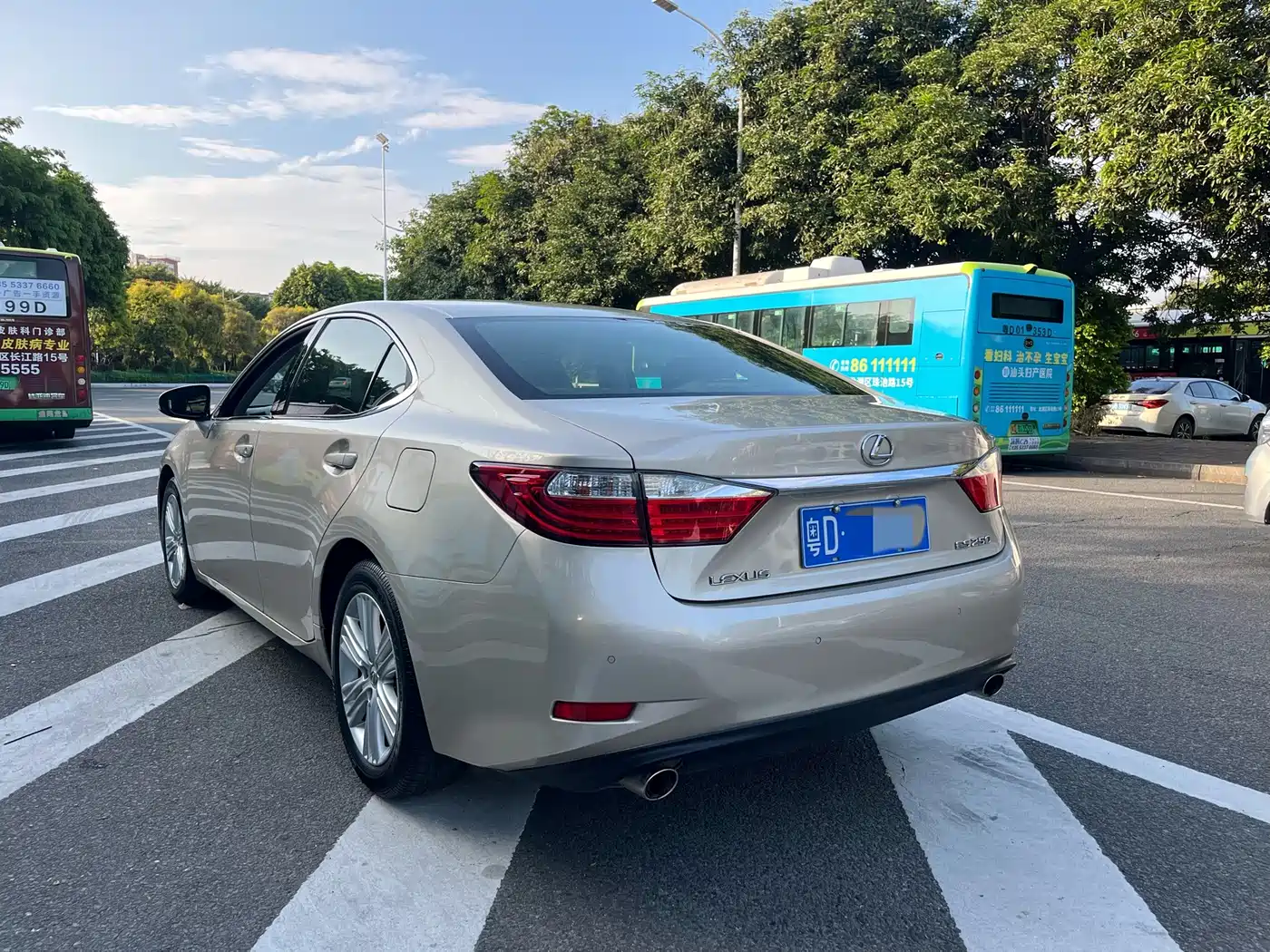 Фото 4 - Lexus ES