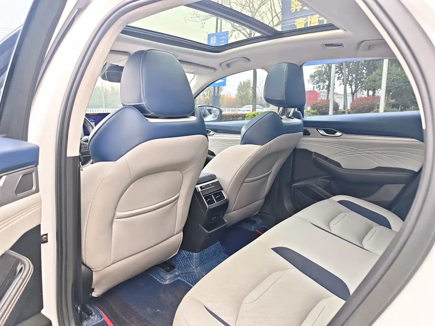 Фото 7 - Geely Preface