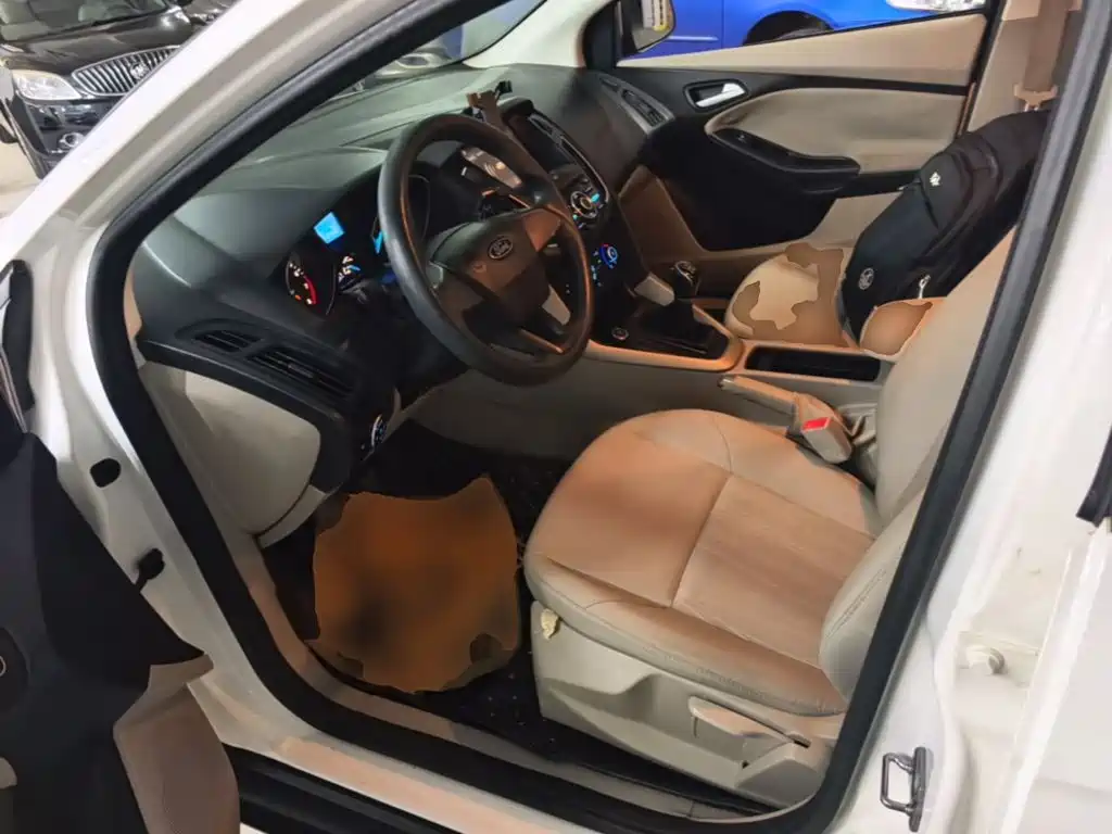 Photo 15 - Ford Focus