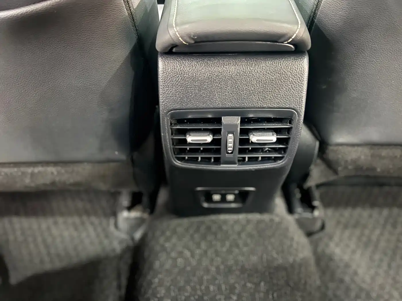 Toyota Corolla 2021 1.2T S-CVT Luxury Edition фото 15