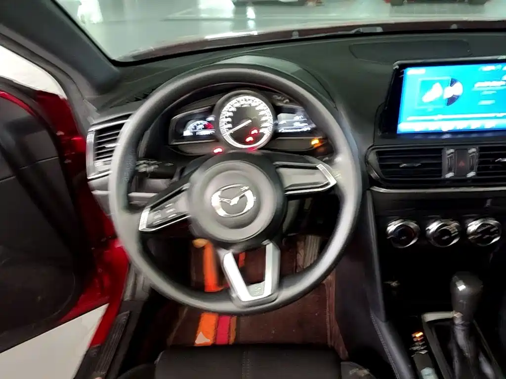 Фото 15 - Mazda CX-4