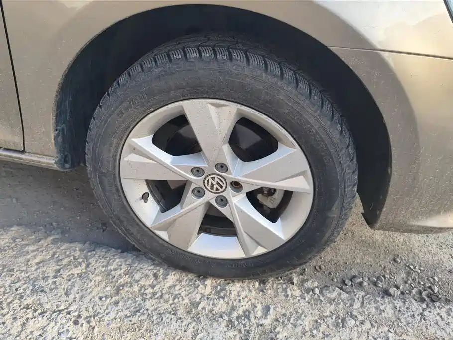 Volkswagen Bora 2014 1.6L Automatic Comfort Edition фото 6