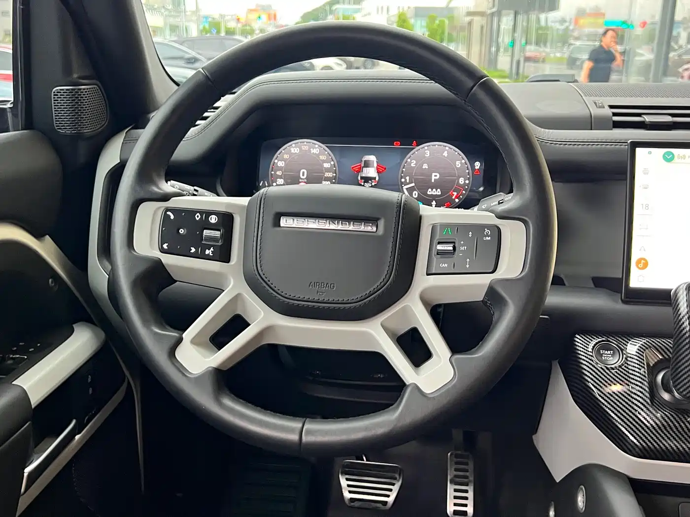 Фото 20 - Land Rover Defender