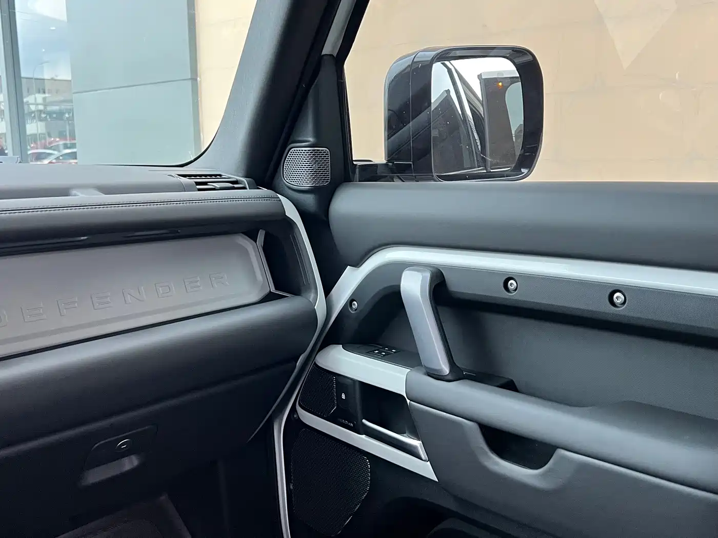 Фото 23 - Land Rover Defender