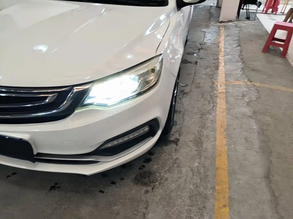 Фото 24 - Geely Vision