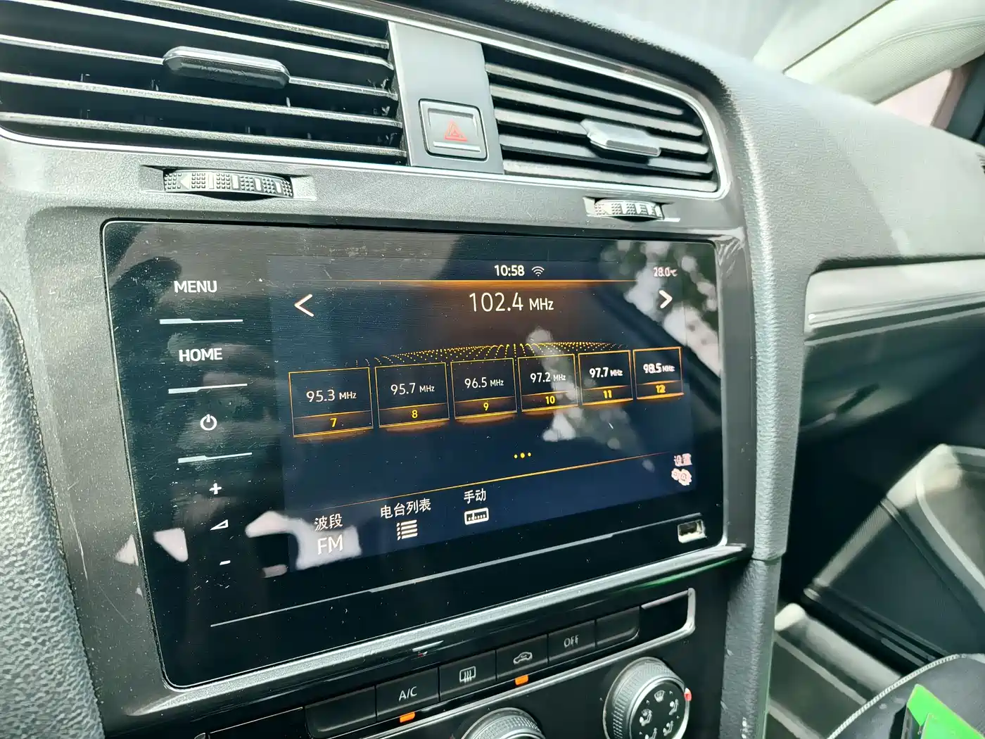 Volkswagen Golf 2020 200TSI DSG Comfort фото 22