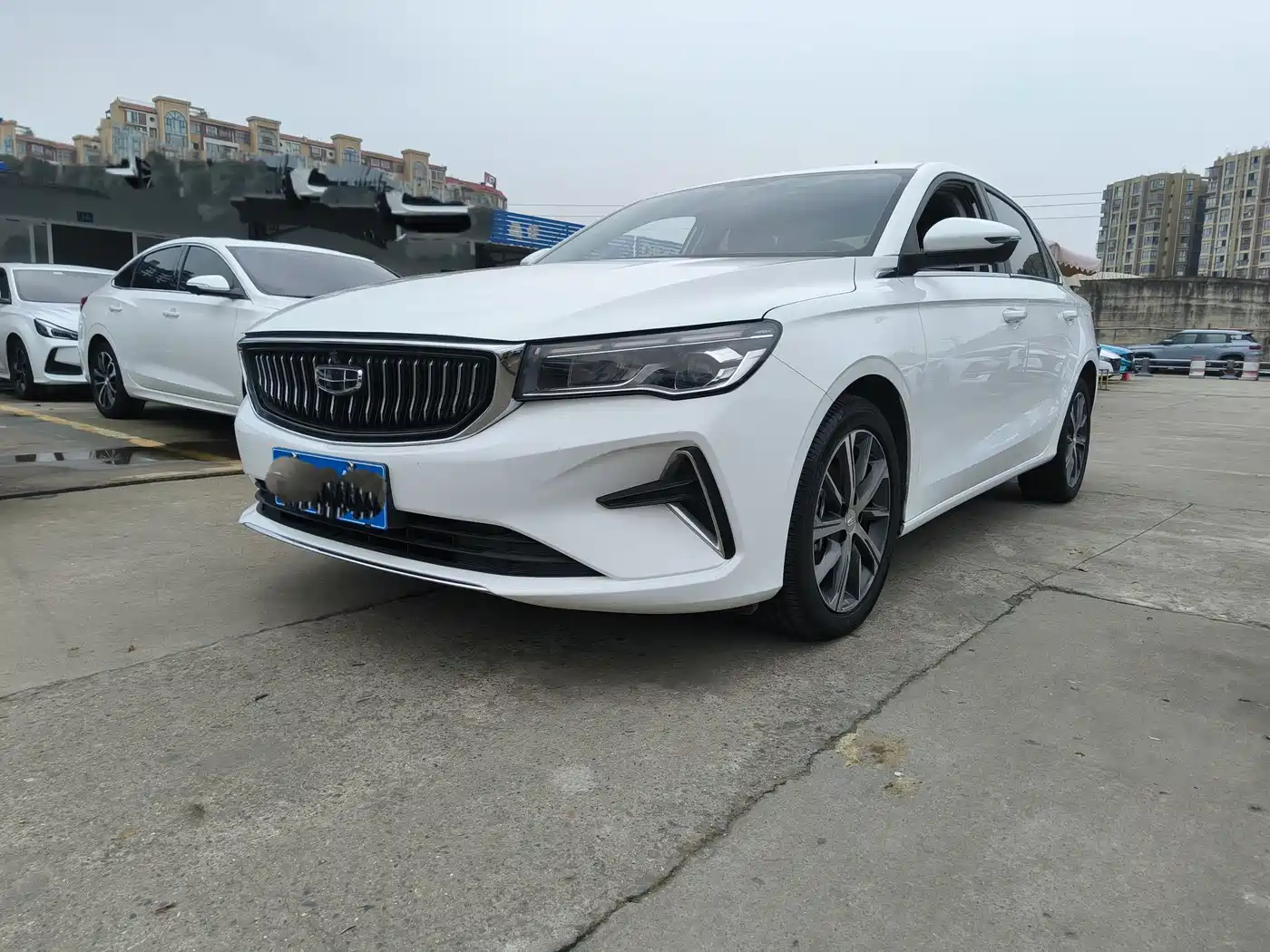 Фото 1 - Geely Emgrand