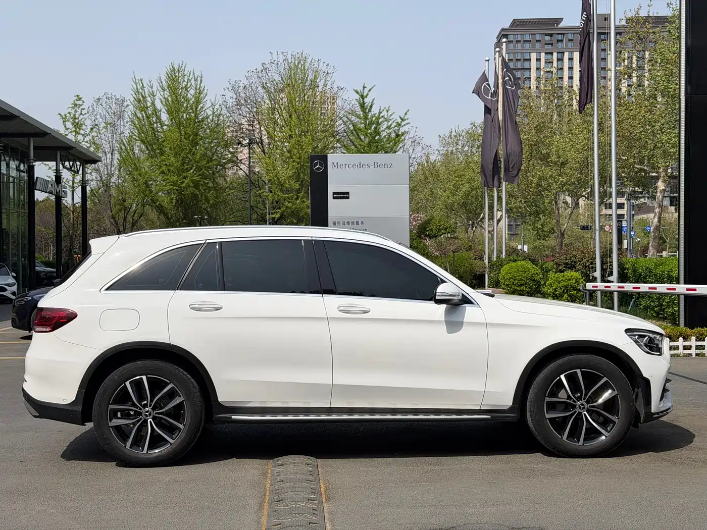 Mercedes-Benz GLC 2020 Facelift GLC 300 L 4MATIC Dynamic фото 3