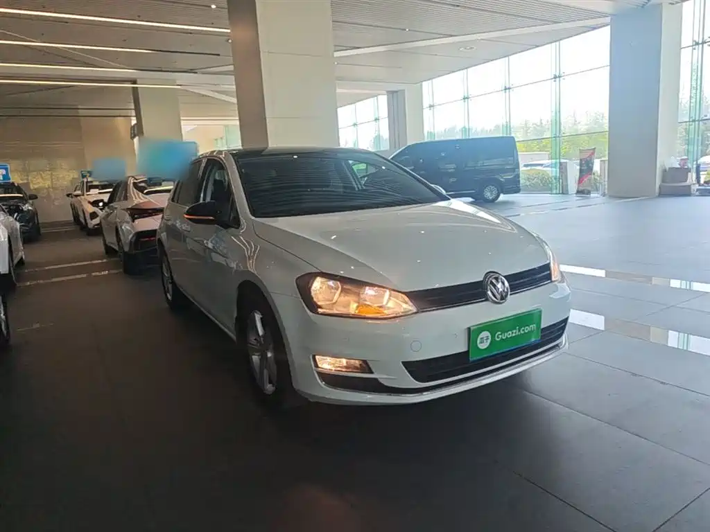 Volkswagen Golf 2017 1.6L Auto Comfort Millionth Edition фото 4