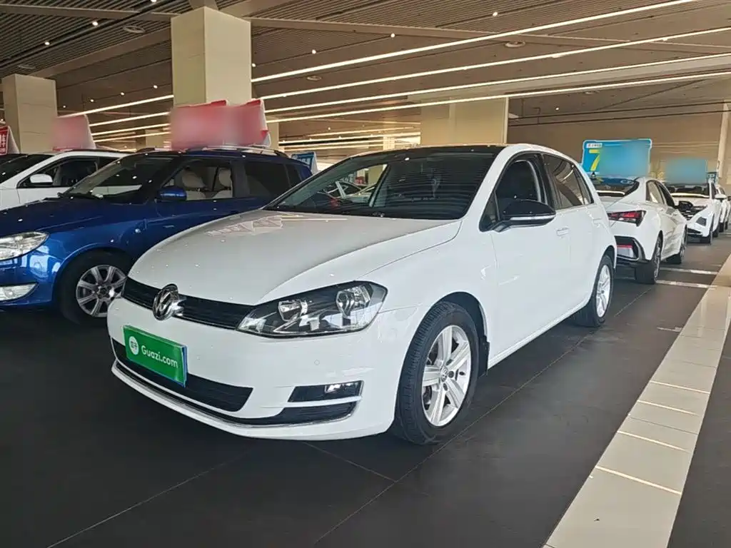 Volkswagen Golf 2017 1.6L Auto Comfort Millionth Edition фото 2