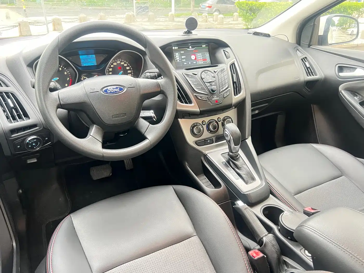 Фото 23 - Ford Focus