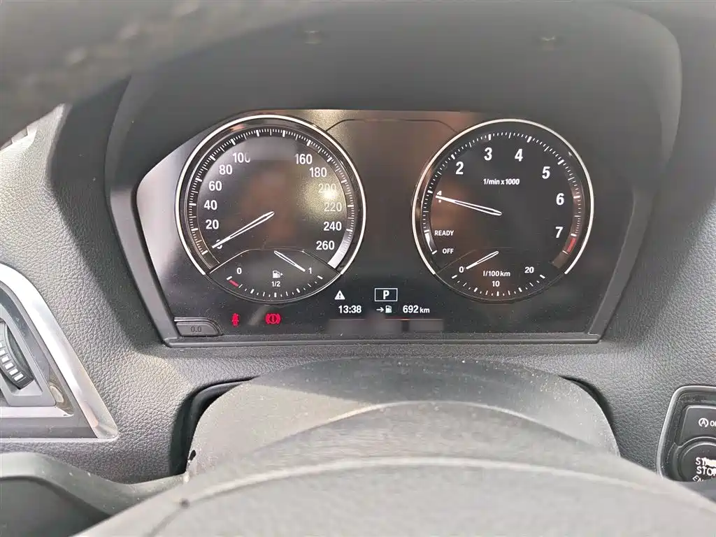 BMW 1 Series (Import) 2016 118i Leading фото 4