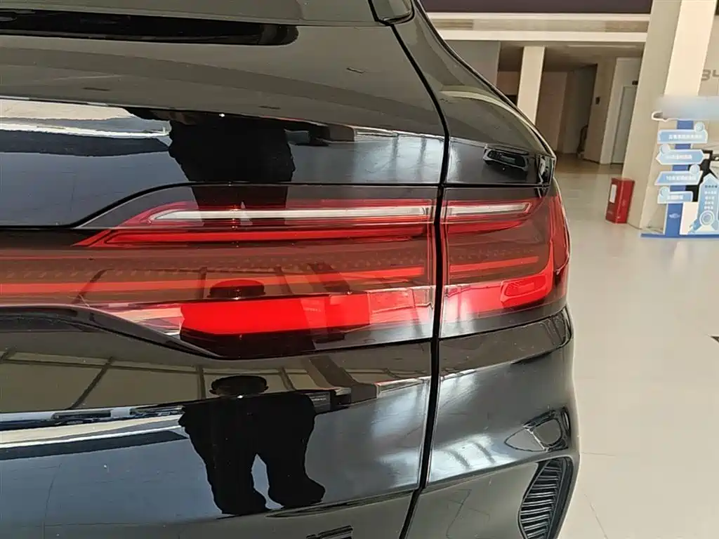BYD Song PLUS PHEV 2024 Glory Edition DM-i 110km Flagship фото 8