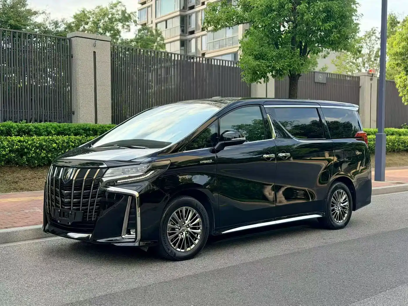 Toyota Alphard 2023 Dual Hybrid 2.5L Ultimate Gold Edition