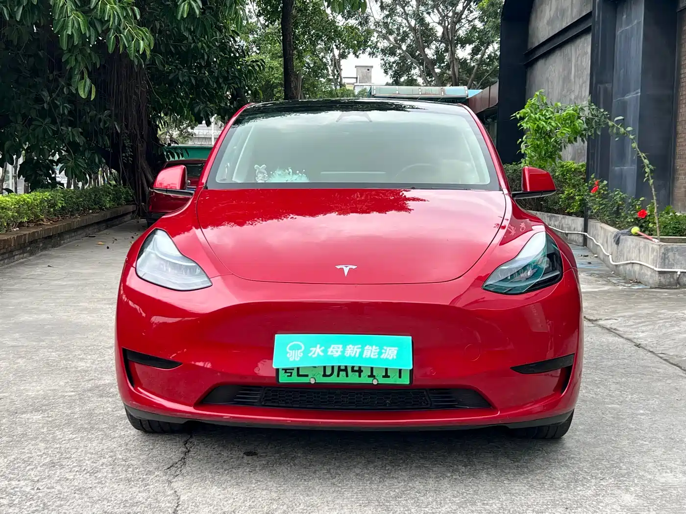 TESLA MODEL Y