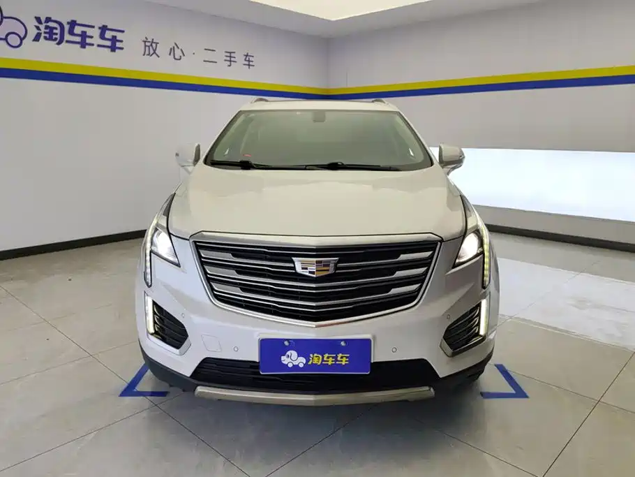 Фото 2 - Cadillac XT5