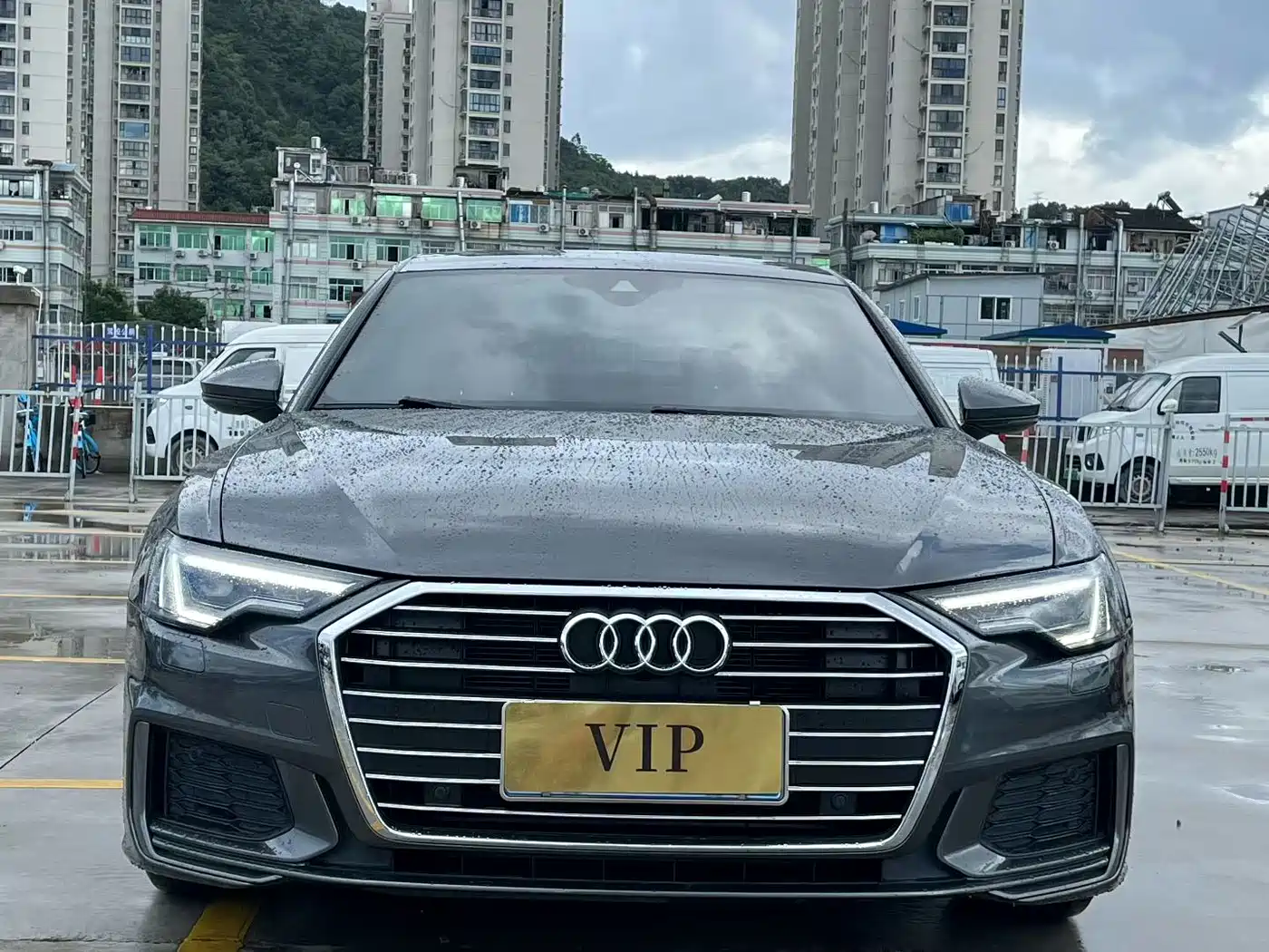 Фото 2 - Audi A6L