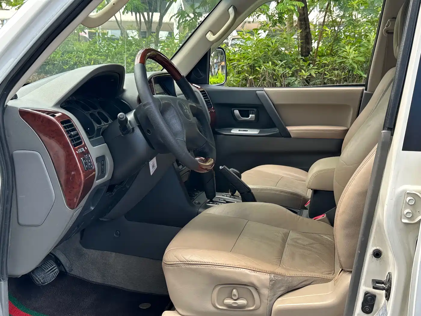 Mitsubishi Pajero 2006 Model 3.0L AT GLS фото 5
