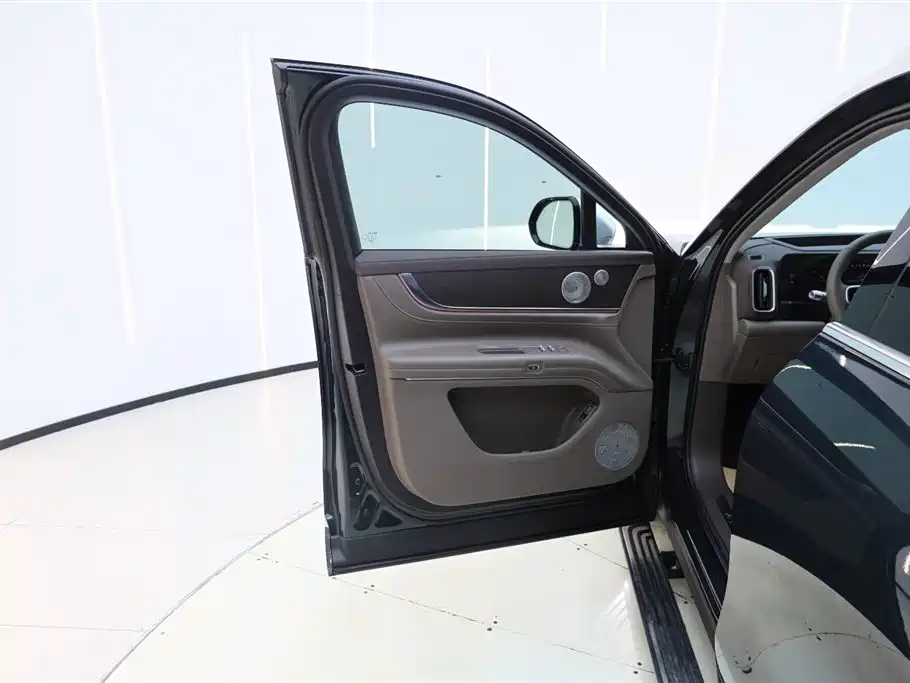 AITO Wenjie AITO M9 2025 Extended Range Ultra 52kWh 6-Seater фото 17