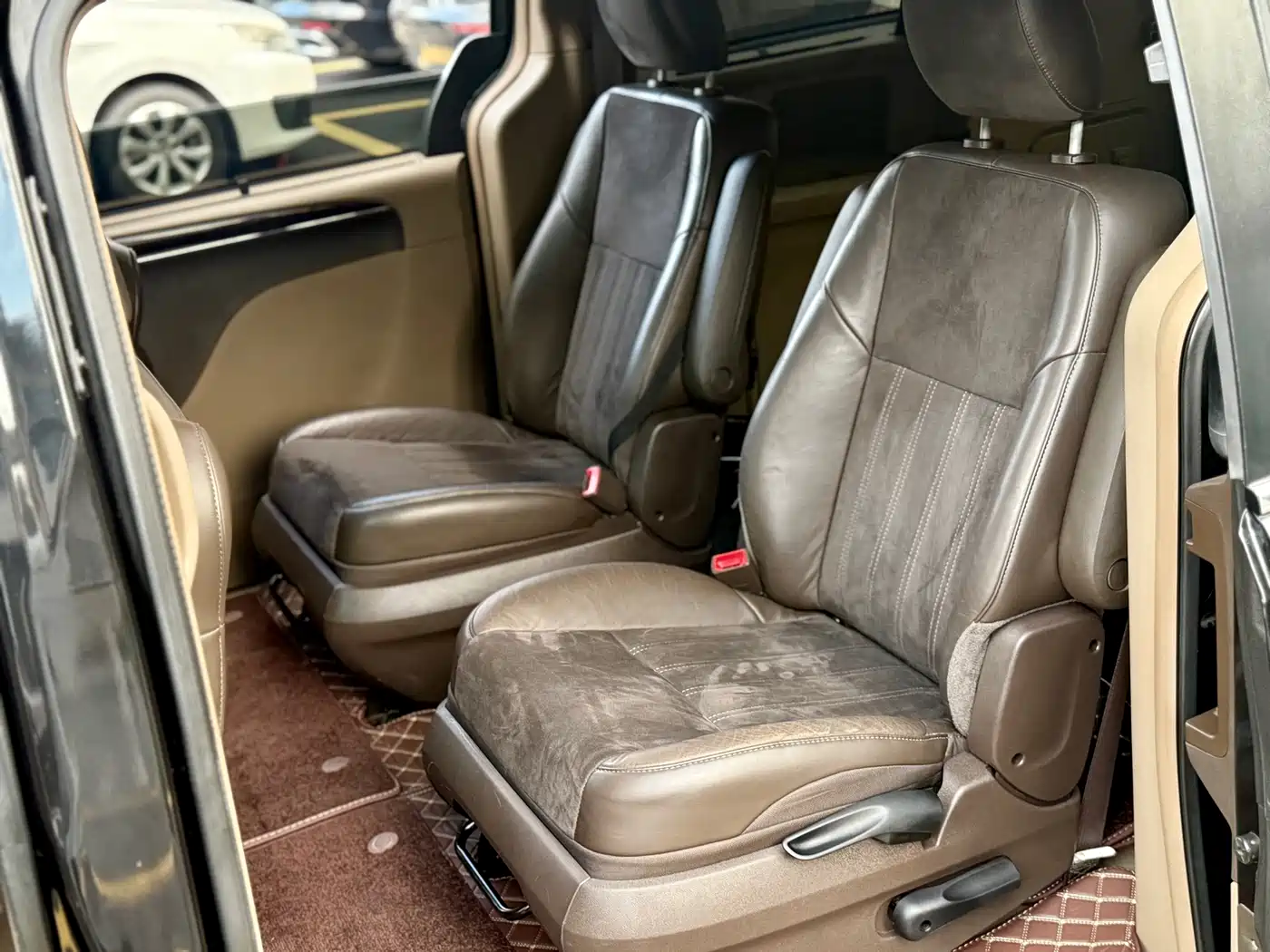 Фото 17 - Chrysler Pacifica